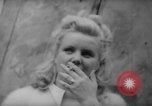 Standbild Parisern Paris Frankreich, 1946, aus Sekunde 16 historischem Filmmaterial Videoclip 65675044944