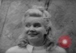 Standbild Parisern Paris Frankreich, 1946, aus Sekunde 19 historischem Filmmaterial Videoclip 65675044944