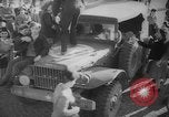 Standbild Parisern Paris Frankreich, 1946, aus Sekunde 11 historischem Filmmaterial Videoclip 65675044945