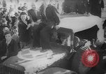 Standbild Parisern Paris Frankreich, 1946, aus Sekunde 16 historischem Filmmaterial Videoclip 65675044945