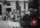 Standbild Parisern Paris Frankreich, 1946, aus Sekunde 20 historischem Filmmaterial Videoclip 65675044945