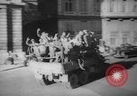 Standbild Parisern Paris Frankreich, 1946, aus Sekunde 21 historischem Filmmaterial Videoclip 65675044945