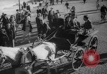 Standbild Parisern Paris Frankreich, 1946, aus Sekunde 27 historischem Filmmaterial Videoclip 65675044945