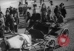 Standbild Parisern Paris Frankreich, 1946, aus Sekunde 28 historischem Filmmaterial Videoclip 65675044945