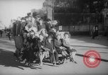 Standbild Parisern Paris Frankreich, 1946, aus Sekunde 37 historischem Filmmaterial Videoclip 65675044945