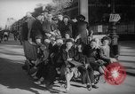 Standbild Parisern Paris Frankreich, 1946, aus Sekunde 41 historischem Filmmaterial Videoclip 65675044945