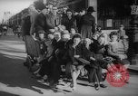 Standbild Parisern Paris Frankreich, 1946, aus Sekunde 42 historischem Filmmaterial Videoclip 65675044945