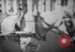 Standbild Parisern Paris Frankreich, 1946, aus Sekunde 51 historischem Filmmaterial Videoclip 65675044945