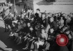 Standbild Parisern Paris Frankreich, 1946, aus Sekunde 62 historischem Filmmaterial Videoclip 65675044945