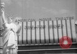 Immagine di Movie Theater Tokyo Giappone, 1949, secondo 15 filmato di repertorio 65675044952