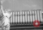 Immagine di Movie Theater Tokyo Giappone, 1949, secondo 19 filmato di repertorio 65675044952