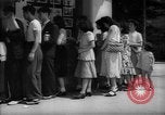 Immagine di Movie Theater Tokyo Giappone, 1949, secondo 27 filmato di repertorio 65675044952