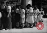 Immagine di Movie Theater Tokyo Giappone, 1949, secondo 28 filmato di repertorio 65675044952