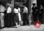 Immagine di Movie Theater Tokyo Giappone, 1949, secondo 35 filmato di repertorio 65675044952