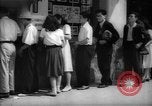 Immagine di Movie Theater Tokyo Giappone, 1949, secondo 37 filmato di repertorio 65675044952