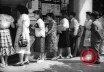 Immagine di Movie Theater Tokyo Giappone, 1949, secondo 42 filmato di repertorio 65675044952