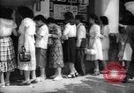 Immagine di Movie Theater Tokyo Giappone, 1949, secondo 48 filmato di repertorio 65675044952