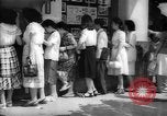 Immagine di Movie Theater Tokyo Giappone, 1949, secondo 49 filmato di repertorio 65675044952