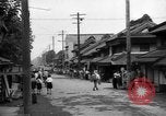 Standbild amerikanische Armee Jeep Koga Japan, 1945, aus Sekunde 8 historischem Filmmaterial Videoclip 65675044960