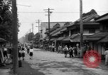 Standbild amerikanische Armee Jeep Koga Japan, 1945, aus Sekunde 10 historischem Filmmaterial Videoclip 65675044960
