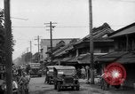 Standbild amerikanische Armee Jeep Koga Japan, 1945, aus Sekunde 30 historischem Filmmaterial Videoclip 65675044960
