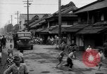 Standbild amerikanische Armee Jeep Koga Japan, 1945, aus Sekunde 39 historischem Filmmaterial Videoclip 65675044960