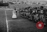 Standbild Football Team Praktiken mit mechanisierten Dummies Ventura California USA, 1948, aus Sekunde 35 historischem Filmmaterial Videoclip 65675044997