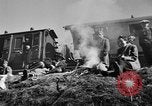 Standbild befreite Juden Deutschland, 1945, aus Sekunde 19 historischem Filmmaterial Videoclip 65675044999