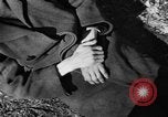 Standbild befreite Juden Deutschland, 1945, aus Sekunde 30 historischem Filmmaterial Videoclip 65675044999