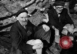 Standbild befreite Juden Deutschland, 1945, aus Sekunde 34 historischem Filmmaterial Videoclip 65675044999