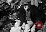 Standbild befreite Juden Deutschland, 1945, aus Sekunde 43 historischem Filmmaterial Videoclip 65675044999
