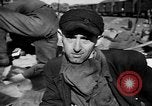 Standbild befreite Juden Deutschland, 1945, aus Sekunde 58 historischem Filmmaterial Videoclip 65675044999