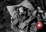 Standbild befreite Juden Deutschland, 1945, aus Sekunde 53 historischem Filmmaterial Videoclip 65675045000