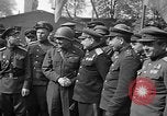 Standbild amerikanische Generalmajor Emil Reinhardt Torgau Deutschland, 1945, aus Sekunde 9 historischem Filmmaterial Videoclip 65675045002