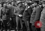Standbild amerikanische Generalmajor Emil Reinhardt Torgau Deutschland, 1945, aus Sekunde 20 historischem Filmmaterial Videoclip 65675045002