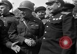 Standbild amerikanische Generalmajor Emil Reinhardt Torgau Deutschland, 1945, aus Sekunde 28 historischem Filmmaterial Videoclip 65675045002