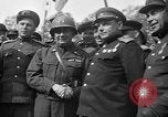 Standbild amerikanische Generalmajor Emil Reinhardt Torgau Deutschland, 1945, aus Sekunde 30 historischem Filmmaterial Videoclip 65675045002