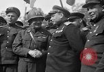 Standbild amerikanische Generalmajor Emil Reinhardt Torgau Deutschland, 1945, aus Sekunde 34 historischem Filmmaterial Videoclip 65675045002