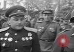 Standbild amerikanische Generalmajor Emil Reinhardt Torgau Deutschland, 1945, aus Sekunde 39 historischem Filmmaterial Videoclip 65675045002