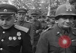 Standbild amerikanische Generalmajor Emil Reinhardt Torgau Deutschland, 1945, aus Sekunde 40 historischem Filmmaterial Videoclip 65675045002