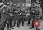 Standbild russische Truppen Deutschland, 1945, aus Sekunde 22 historischem Filmmaterial Videoclip 65675045003
