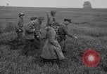 Standbild amerikanische Truppen Deutschland, 1945, aus Sekunde 4 historischem Filmmaterial Videoclip 65675045005