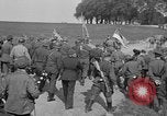 Standbild Die amerikanischen Truppen treffen Sowjets in Torgau Torgau Deutschland, 1945, aus Sekunde 36 historischem Filmmaterial Videoclip 65675045006