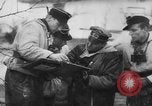 Immagine di Il tedesco rocket artiglieria e prigionieri di guerra sovietici Kirovohrad Ucraina, 1944, secondo 12 filmato di repertorio 65675045026
