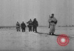 Immagine di Il tedesco rocket artiglieria e prigionieri di guerra sovietici Kirovohrad Ucraina, 1944, secondo 39 filmato di repertorio 65675045026