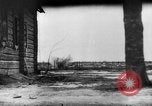 Immagine di Il tedesco rocket artiglieria e prigionieri di guerra sovietici Kirovohrad Ucraina, 1944, secondo 58 filmato di repertorio 65675045026