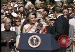Standbild Indira Gandhi United States USA, 1982, aus Sekunde 32 historischem Filmmaterial Videoclip 65675045032