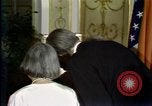 Standbild Indira Gandhi United States USA, 1982, aus Sekunde 59 historischem Filmmaterial Videoclip 65675045037