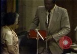 Standbild indische Premierministerin Indira Gandhi Los Angeles California USA, 1982, aus Sekunde 52 historischem Filmmaterial Videoclip 65675045042