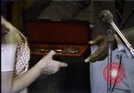 Standbild indische Premierministerin Indira Gandhi Los Angeles California USA, 1982, aus Sekunde 54 historischem Filmmaterial Videoclip 65675045042